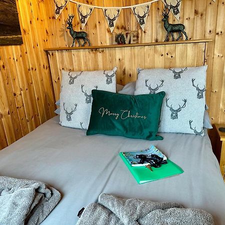 Stags Hide Hotel Minwear Exterior photo